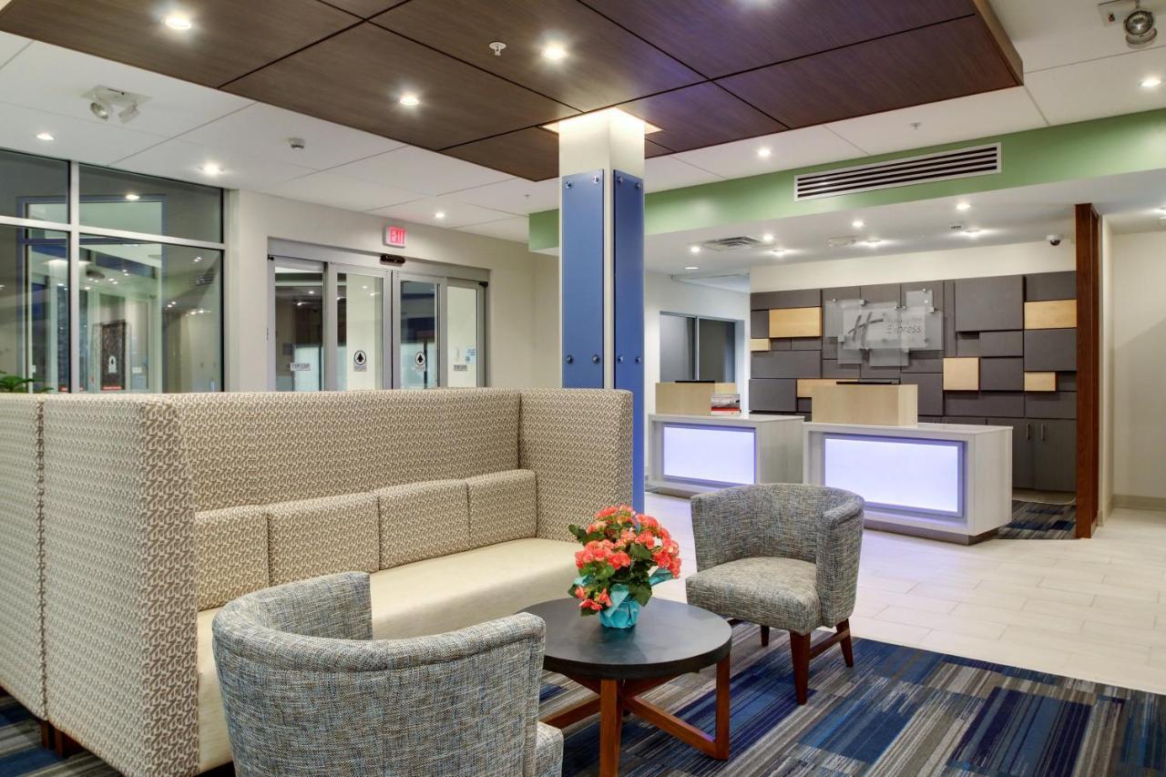 Holiday Inn Express & Suites Galesburg By Ihg Luaran gambar