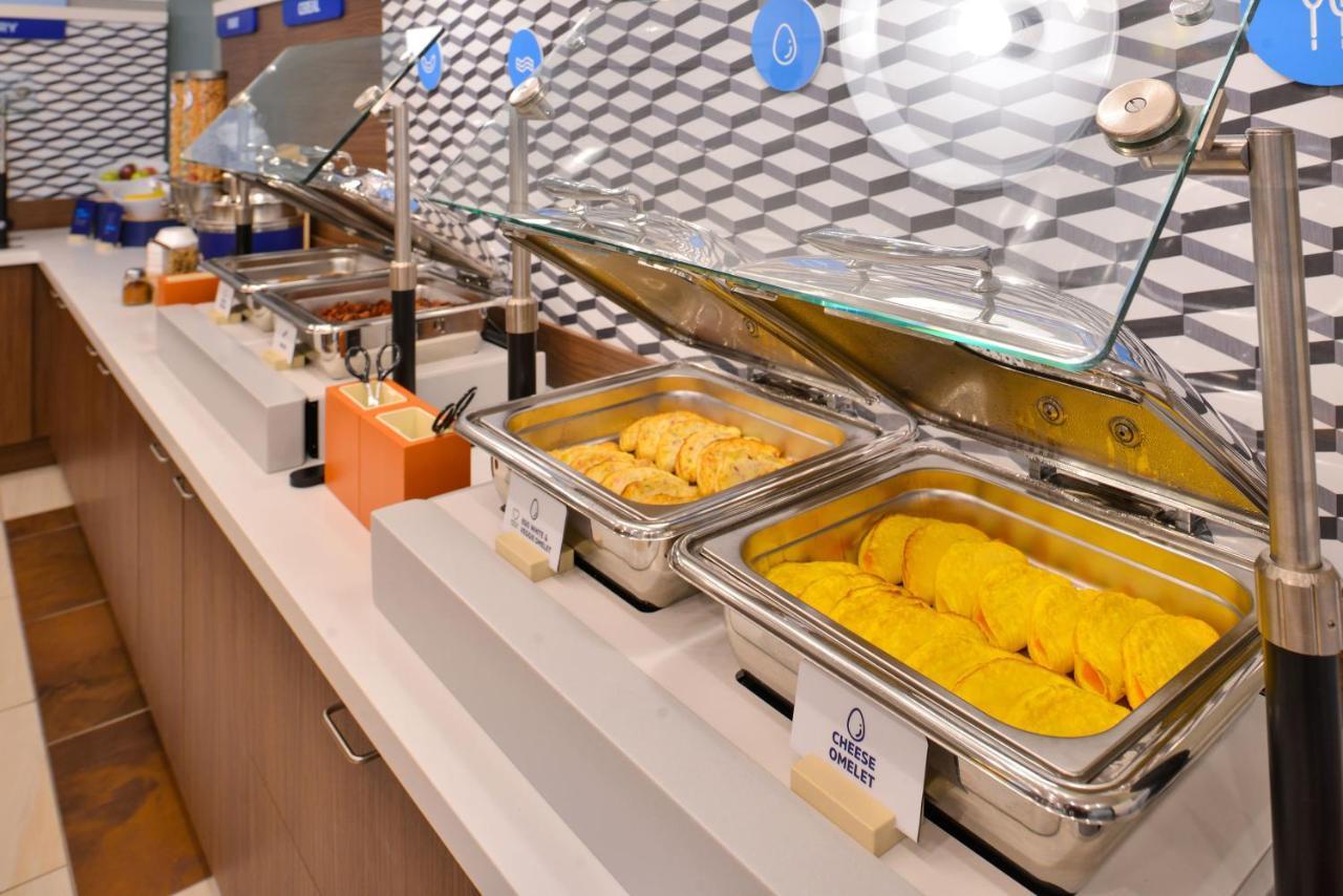 Holiday Inn Express & Suites Galesburg By Ihg Luaran gambar