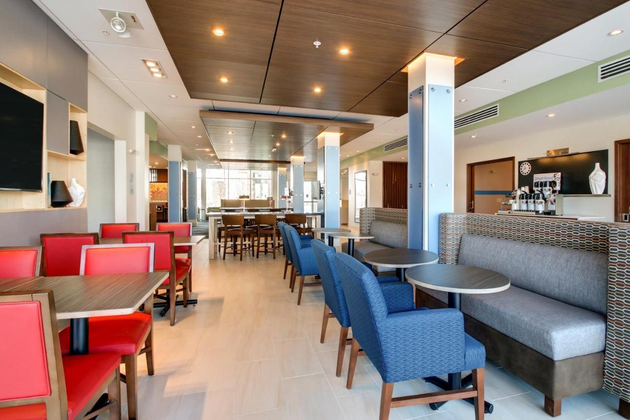 Holiday Inn Express & Suites Galesburg By Ihg Luaran gambar