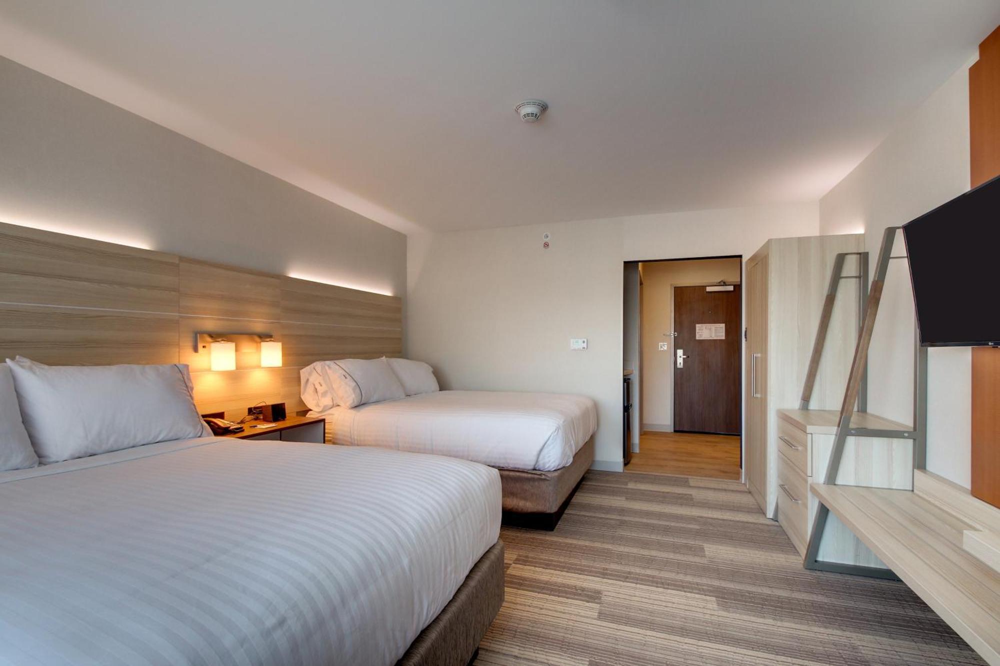 Holiday Inn Express & Suites Galesburg By Ihg Luaran gambar