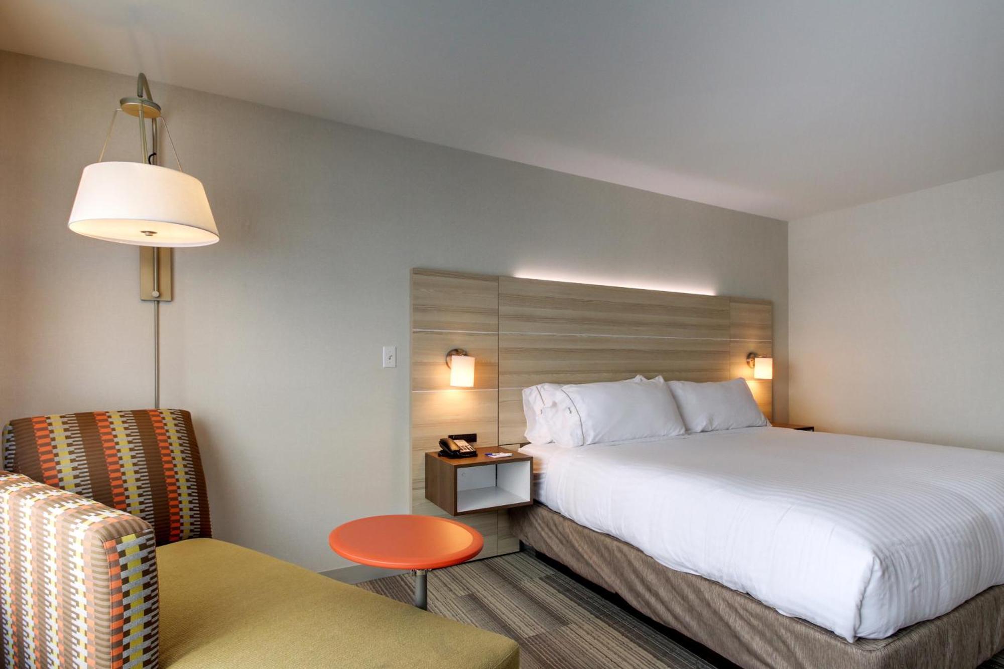 Holiday Inn Express & Suites Galesburg By Ihg Luaran gambar