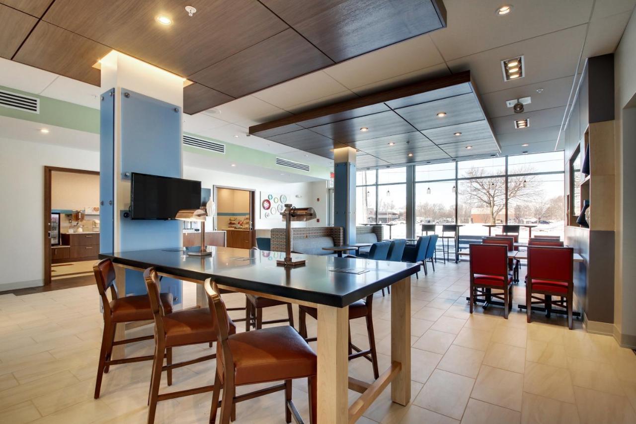 Holiday Inn Express & Suites Galesburg By Ihg Luaran gambar