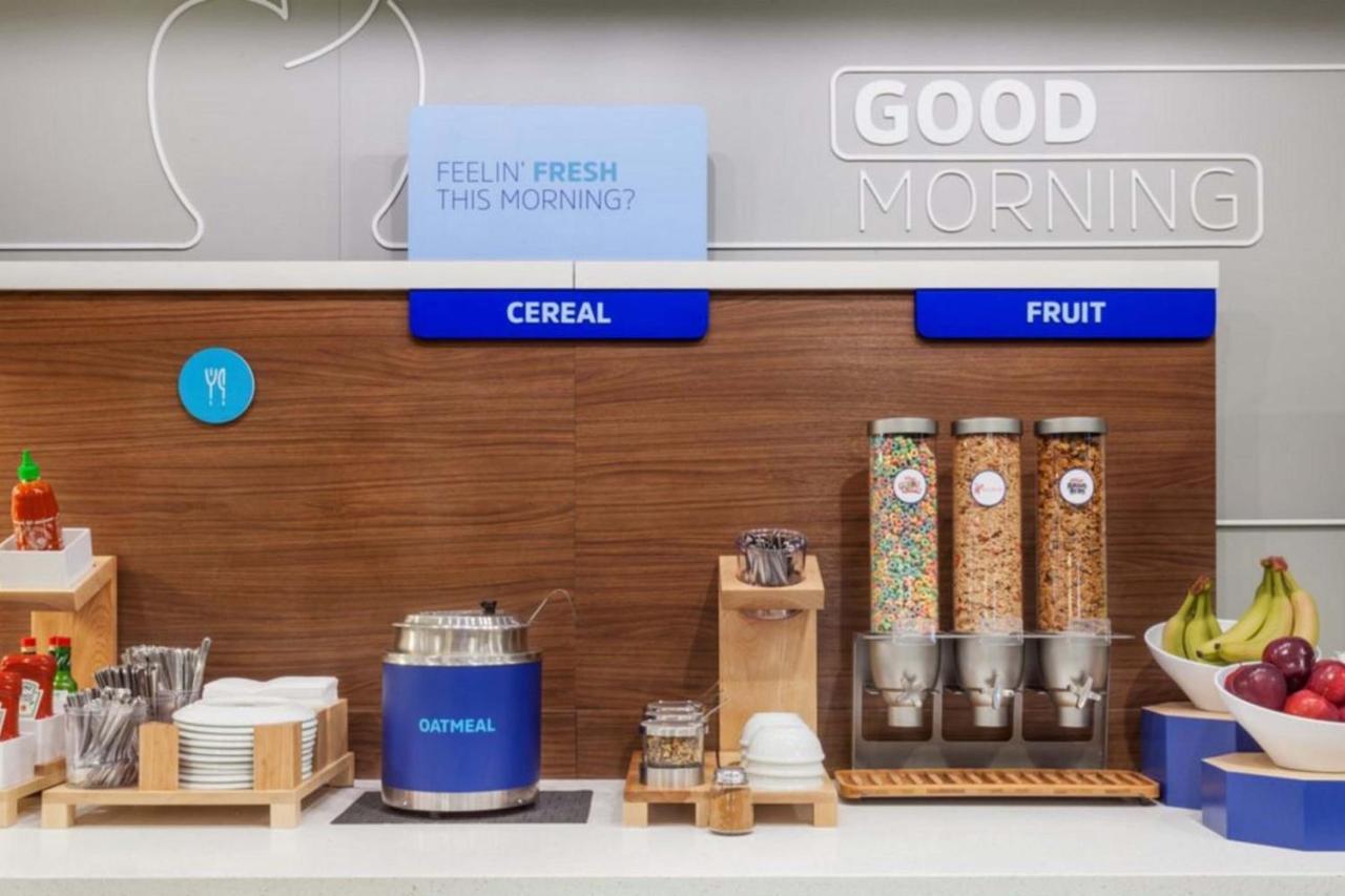 Holiday Inn Express & Suites Galesburg By Ihg Luaran gambar