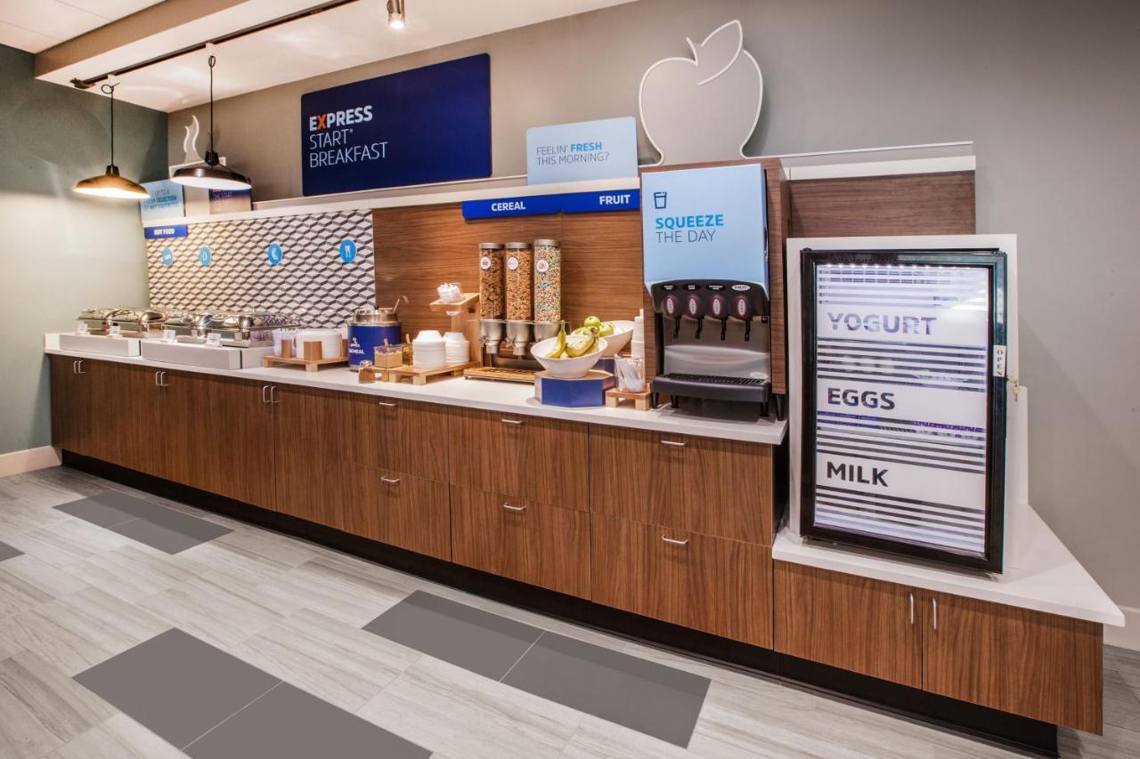 Holiday Inn Express & Suites Galesburg By Ihg Luaran gambar